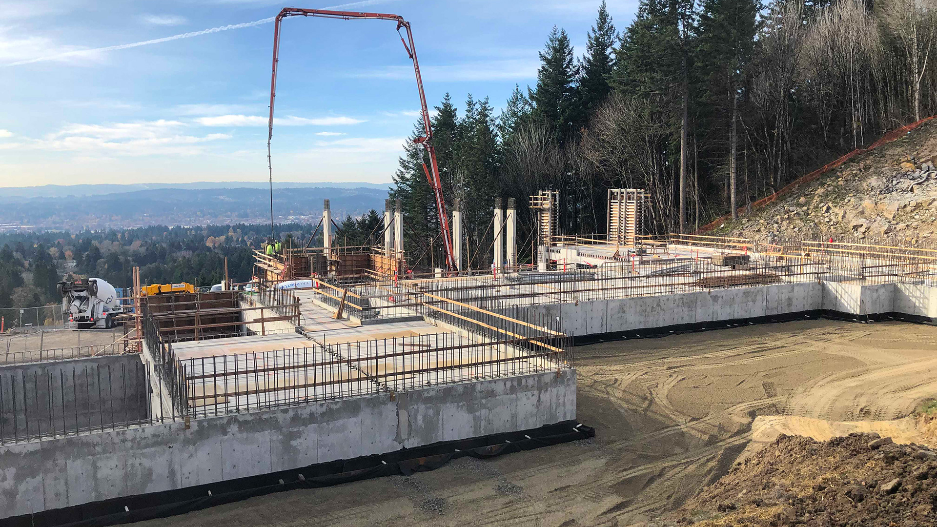 Evergreen Lodge - Slide 2