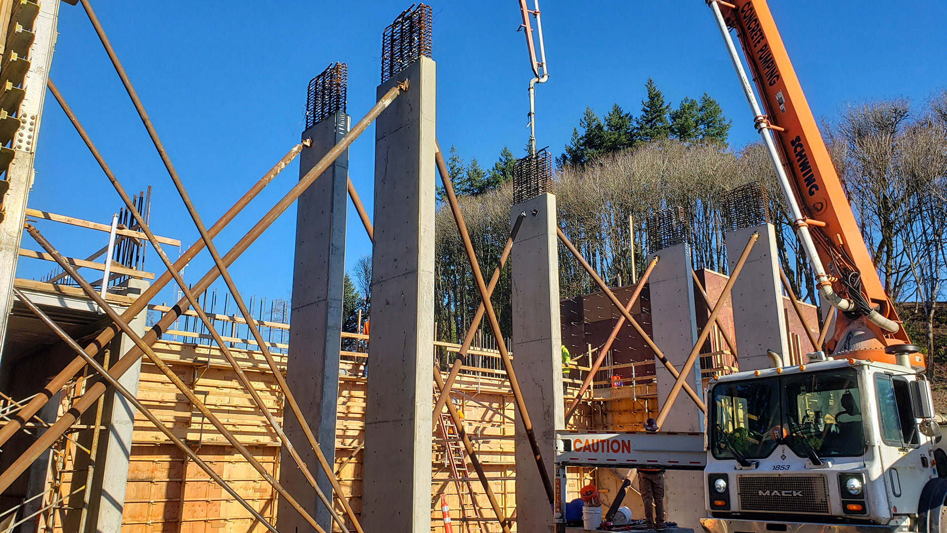 Evergreen Lodge - Slide 3